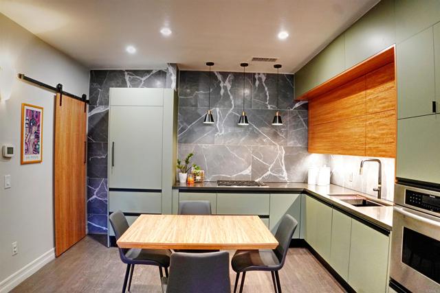 Detail Gallery Image 2 of 18 For 525 11th Ave #1105,  San Diego,  CA 92101 - 2 Beds | 2 Baths