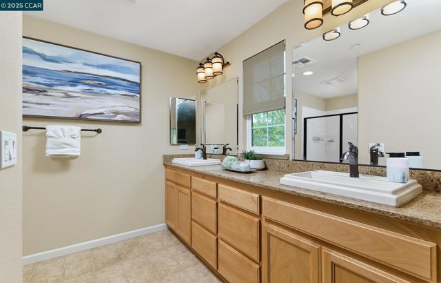 204 Purisima St, San Pablo CA: https://media.crmls.org/mediaz/52701015-d468-44fe-a6ee-d45b57cc0b8a.jpg