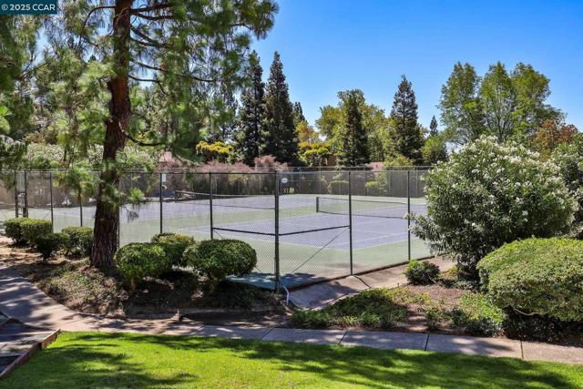 2510 Tea Tree Ct, Martinez CA: https://media.crmls.org/mediaz/52712703-7f39-4df8-8caa-66a1c11532bb.jpg