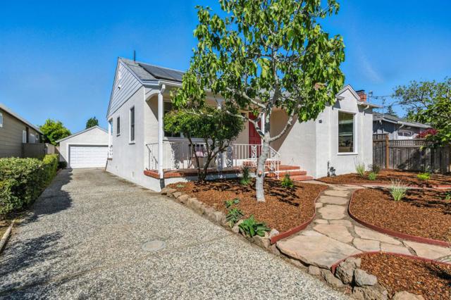 1513 Oak Street, San Mateo CA: https://media.crmls.org/mediaz/5271385e-70b6-4c6b-a8ad-a4df225413e3.jpg