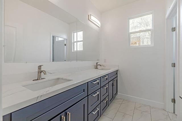 9135 Desiderio Way, Gilroy CA: https://media.crmls.org/mediaz/527167ea-3b17-478e-b834-7ae2fb3a2b7a.jpg