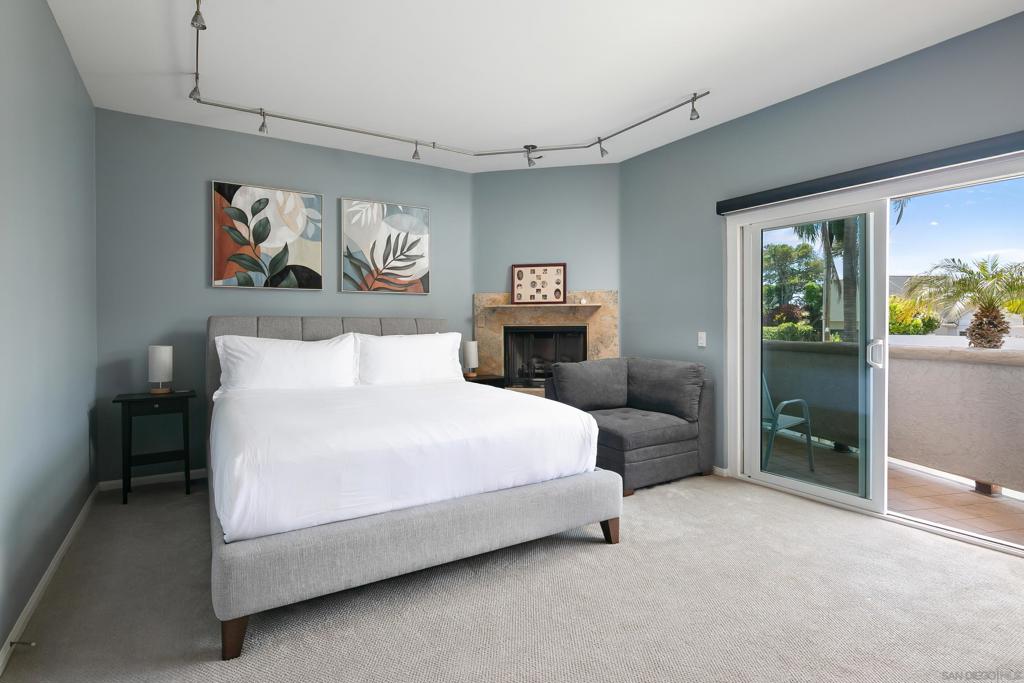 3701 Riviera Dr - photo 17