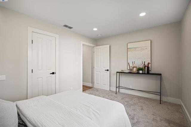 625 3rd Ave, San Bruno CA: https://media.crmls.org/mediaz/52722d76-fab7-47f9-a170-4c6f7145e1a4.jpg