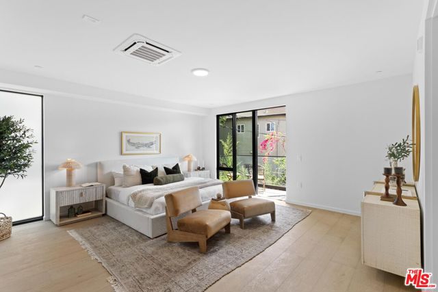 1618 Hilts Avenue, Los Angeles CA: https://media.crmls.org/mediaz/5272bb6d-d6e8-4c35-a605-7da1fee25537.jpg