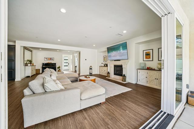 Detail Gallery Image 5 of 35 For 33294 Barmetta Ln, Temecula,  CA 92592 - 4 Beds | 2/1 Baths