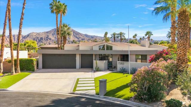 75765 Osage Trail, Indian Wells CA: https://media.crmls.org/mediaz/52730360-1f55-4170-929e-5ff29eba9aaa.jpg