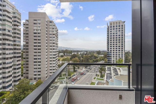 10350 Wilshire Boulevard, Los Angeles CA: https://media.crmls.org/mediaz/52733aca-375e-4483-8462-5ecec7d3c64a.jpg