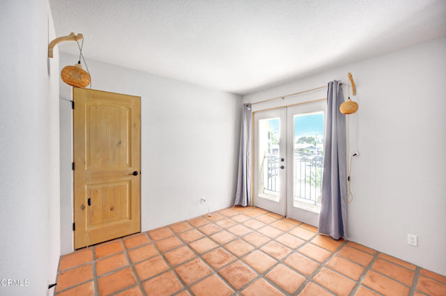 Detail Gallery Image 12 of 19 For 6349 Condor Ct, Ventura,  CA 93003 - 4 Beds | 2/1 Baths