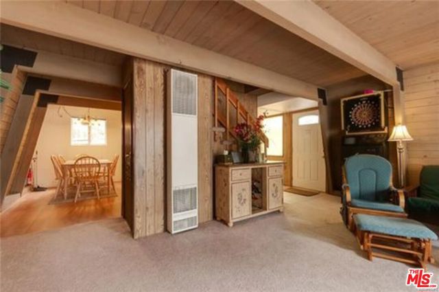 40249 ESTERLY Lane, Big Bear CA: https://media.crmls.org/mediaz/5273914a-dd0d-4c9e-b92a-95a4d76a831b.jpg