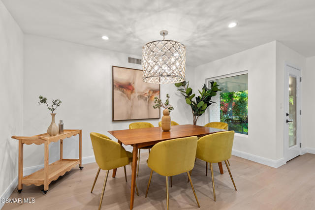 31652 Blue Meadow Lane, Westlake Village CA: https://media.crmls.org/mediaz/5273aaa3-369d-4a3f-8e06-9b7843f73c78.jpg