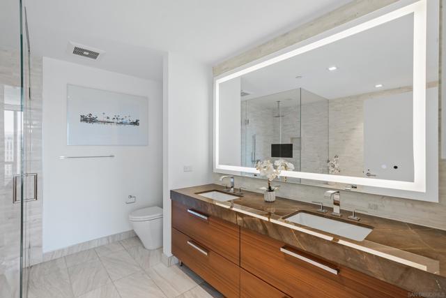 888 W E Street, San Diego CA: https://media.crmls.org/mediaz/5273afa4-a22e-4cfe-aae9-62c81831580f.jpg