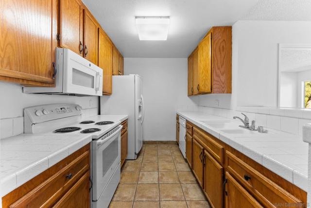 7180 Shoreline, San Diego CA: https://media.crmls.org/mediaz/52747855-f309-45e8-b9ef-102622b79a19.jpg