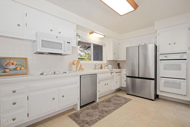 Detail Gallery Image 11 of 33 For 1111 Crestline Dr, Santa Barbara,  CA 93105 - 3 Beds | 2/1 Baths