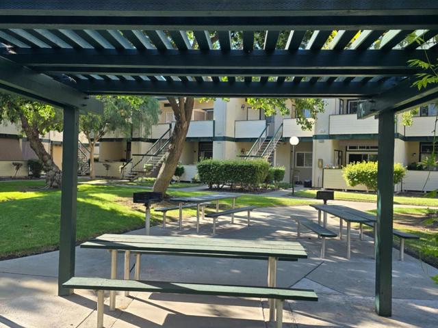 3064 FLINT Street, Union City CA: https://media.crmls.org/mediaz/527590f5-3b0d-449a-aed5-911844fd9aa7.jpg