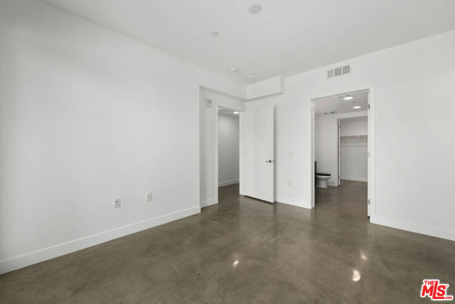 1250 N Fairfax Avenue, West Hollywood CA: https://media.crmls.org/mediaz/52766b55-dd9c-4b12-8d70-d45d2fd70cd6.jpg