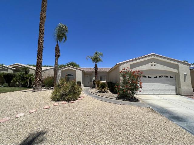 68392 Riviera Road, Cathedral City CA: https://media.crmls.org/mediaz/5276a87f-5938-497f-b152-1e4af628caea.jpg