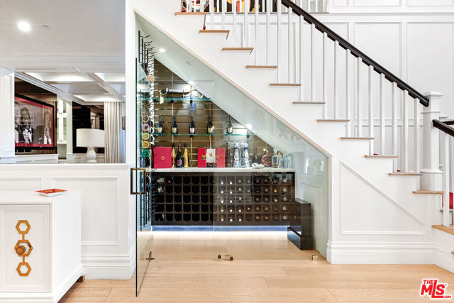 5000 Petit Avenue, Encino CA: https://media.crmls.org/mediaz/527757cd-91c6-49ec-87db-348c2f1bb6d4.jpg