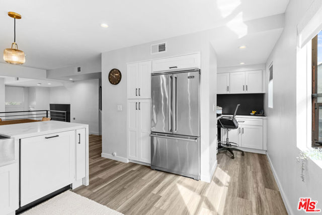 4360 Glencoe Avenue, Marina del Rey CA: https://media.crmls.org/mediaz/52782645-21dd-4ec6-85ce-a39ed72a63aa.jpg