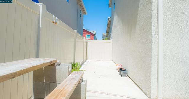 3805 Havengate Way, Sacramento CA: https://media.crmls.org/mediaz/52782e06-8e43-4d44-a4ab-1b8ec7287bba.jpg