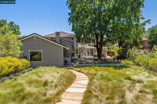10 Candlelight Lane, Lafayette CA: https://media.crmls.org/mediaz/5278b5a7-7a8a-4940-8944-9b1327d2463a.jpg