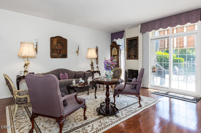 848 S ORANGE GROVE Boulevard, Pasadena CA: https://media.crmls.org/mediaz/52794fc8-47c7-4400-9080-f3abb3b0b40f.jpg