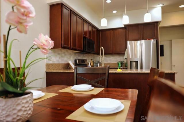 1367 Santa Diana, Chula Vista CA: https://media.crmls.org/mediaz/527b910f-163e-4b50-a3b3-75b59a877f9b.jpg