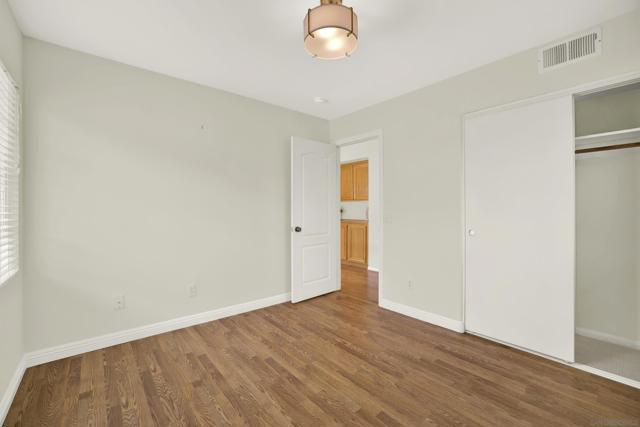 7301 Seafarer Pl, Carlsbad CA: https://media.crmls.org/mediaz/527b9e5d-4c8b-4aea-8a28-42f154d5eabb.jpg