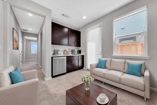 2859 Wylin Blvd, Lathrop CA: https://media.crmls.org/mediaz/527bea51-28b6-452a-86c2-b9df805707fd.jpg