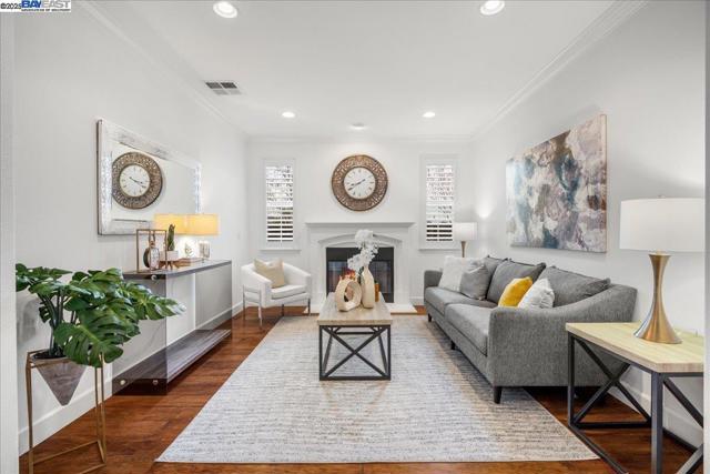 2396 Keats Ln, San Ramon CA: https://media.crmls.org/mediaz/527c2a0b-5df9-4876-aeff-2ed2607694b1.jpg