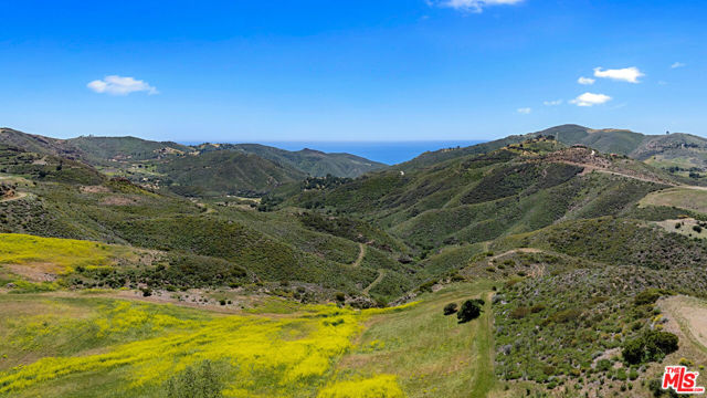 12470 Yerba Buena Road, Malibu CA: https://media.crmls.org/mediaz/527c43b9-b92e-48f8-a0c7-ece7b27f232c.jpg