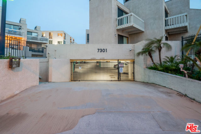 7301 Vista Del Mar, Playa del Rey CA: https://media.crmls.org/mediaz/527c737d-87cd-49ff-894b-cb130d3c8ad9.jpg