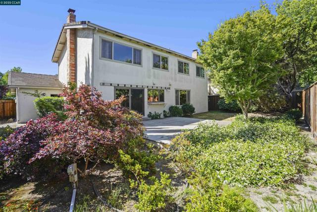 220 Daylight Pl, Danville CA: https://media.crmls.org/mediaz/527c73a6-0f68-4916-90a5-c16e8df7026d.jpg