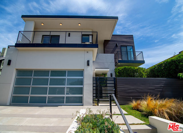 362 N Norton Avenue, Los Angeles CA: https://media.crmls.org/mediaz/527c7924-eac7-4425-a829-a3d137d2483c.jpg