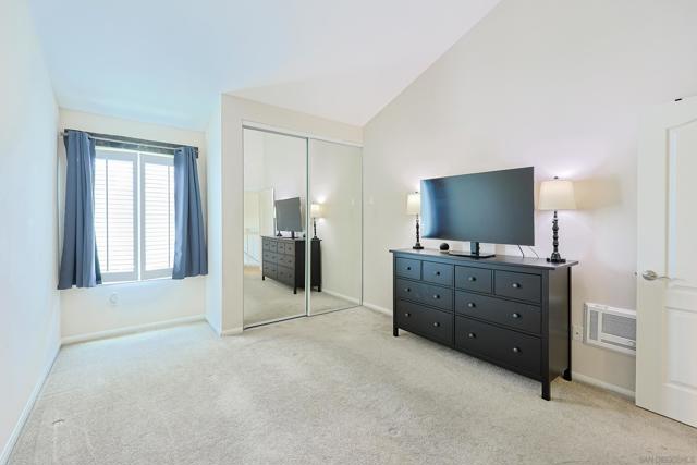 3454 Castle Glen Dr., San Diego CA: https://media.crmls.org/mediaz/527cfa5f-f41b-49d9-938b-d695bf7b8de0.jpg