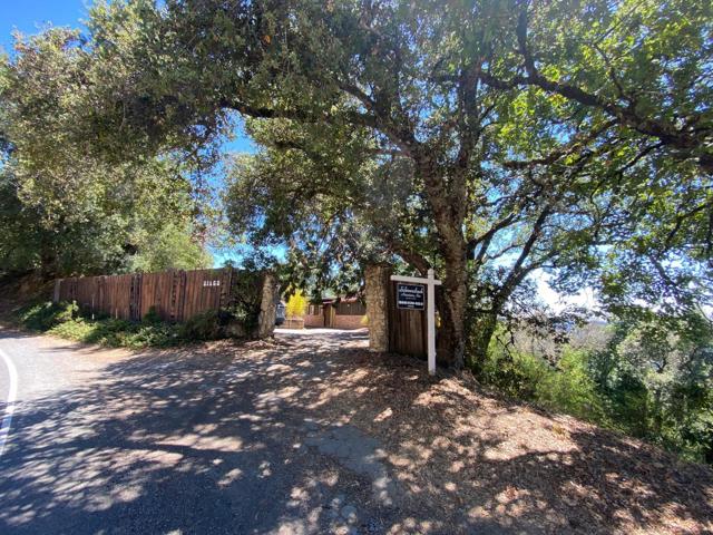21460 Bear Creek Road, Los Gatos CA: https://media.crmls.org/mediaz/527d8065-71fc-4e75-aaf3-d79ce5995447.jpg