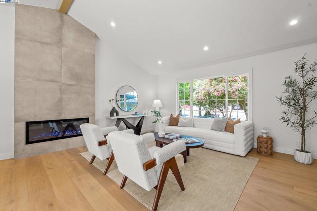 7574 Birkdale Dr, Newark CA: https://media.crmls.org/mediaz/5280a40f-4bc2-4868-ba6c-4dd9843c466d.jpg