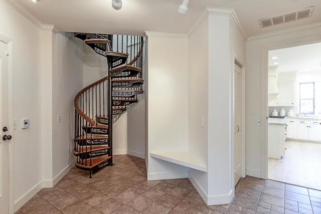 1205 Trinity Drive, Menlo Park CA: https://media.crmls.org/mediaz/5280d9ae-f8c3-43a6-879e-e029724cc853.jpg