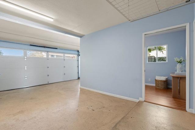 17 Spinnaker Place, Redwood City CA: https://media.crmls.org/mediaz/5280e676-aa84-4782-b3e3-01d4e13370a0.jpg