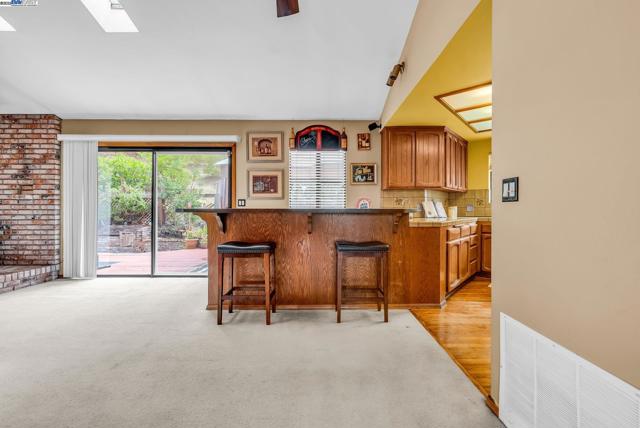 22 Cobblestone Ct, San Ramon CA: https://media.crmls.org/mediaz/528240af-0158-4380-a24a-e7c2a6b82fe1.jpg