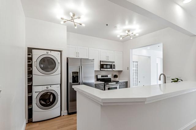 97 E Saint James Street, San Jose CA: https://media.crmls.org/mediaz/52828f45-c8d4-439d-a826-dc7241c280fe.jpg