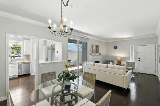 425 Cork Harbour Circle,  CA: https://media.crmls.org/mediaz/5282c850-7f0f-40a1-8a65-f4bb1e256444.jpg
