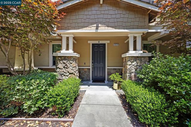 6939 Mariposa Cir, Dublin CA: https://media.crmls.org/mediaz/5282ff7b-6ff4-41b6-9112-8c7cb19e281b.jpg