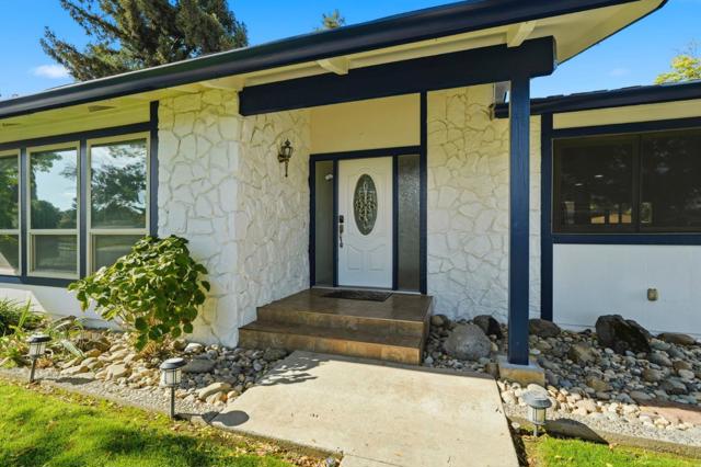 3405 Bellevue Drive, Modesto CA: https://media.crmls.org/mediaz/52836429-b6b6-49ef-bf09-f4e658579df3.jpg