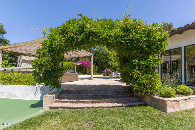 4435 Encinas Drive, La Canada Flintridge CA: https://media.crmls.org/mediaz/52836df5-222c-4c09-a141-8bca134c5469.jpg