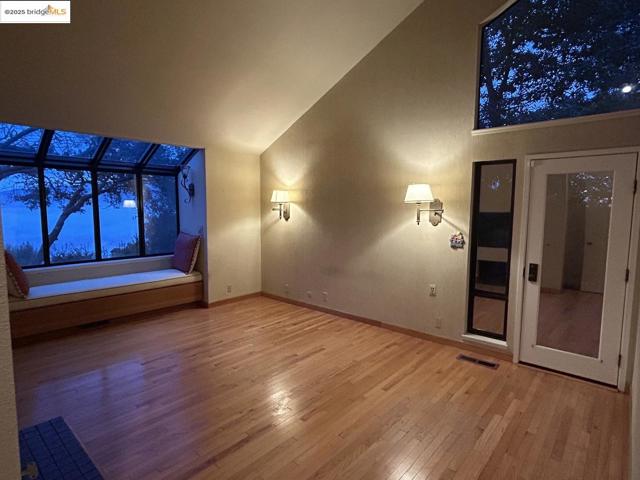 371 Montair DR, Danville CA: https://media.crmls.org/mediaz/52841ec6-c53f-4259-aa5c-de72e9da8c61.jpg