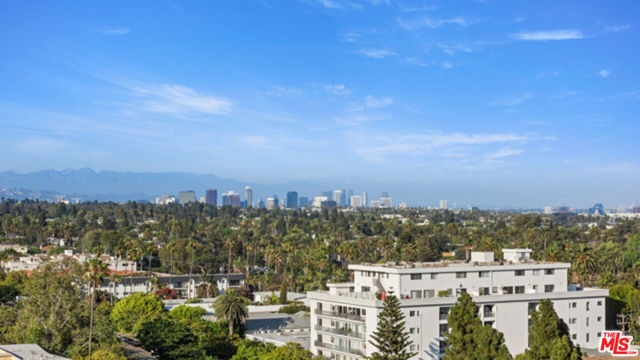 201 Ocean Avenue, Santa Monica CA: https://media.crmls.org/mediaz/52845199-be59-49d4-895a-f2121b5f3c58.jpg