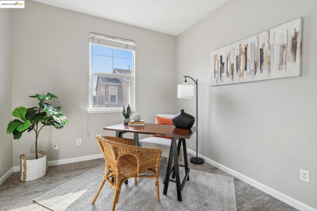 711 Summer Ln, Richmond CA: https://media.crmls.org/mediaz/5284dbbb-5fa3-4a82-bd18-1792e8f48013.jpg