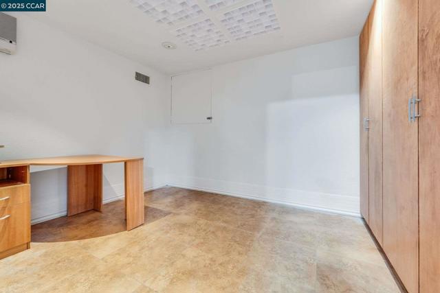 9 Irvine Drive, Moraga CA: https://media.crmls.org/mediaz/5285e561-0b32-4284-b4f8-81d6d30a2c68.jpg
