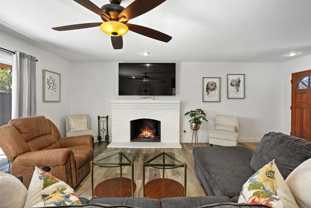 15576 Paseo Ajanta, San Diego CA: https://media.crmls.org/mediaz/52867710-5c79-4d26-96b0-6d903af0d018.jpg