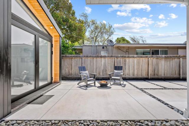 986 Loma Verde Avenue, Palo Alto CA: https://media.crmls.org/mediaz/528714f5-6760-45d7-bbc2-090e903a261f.jpg